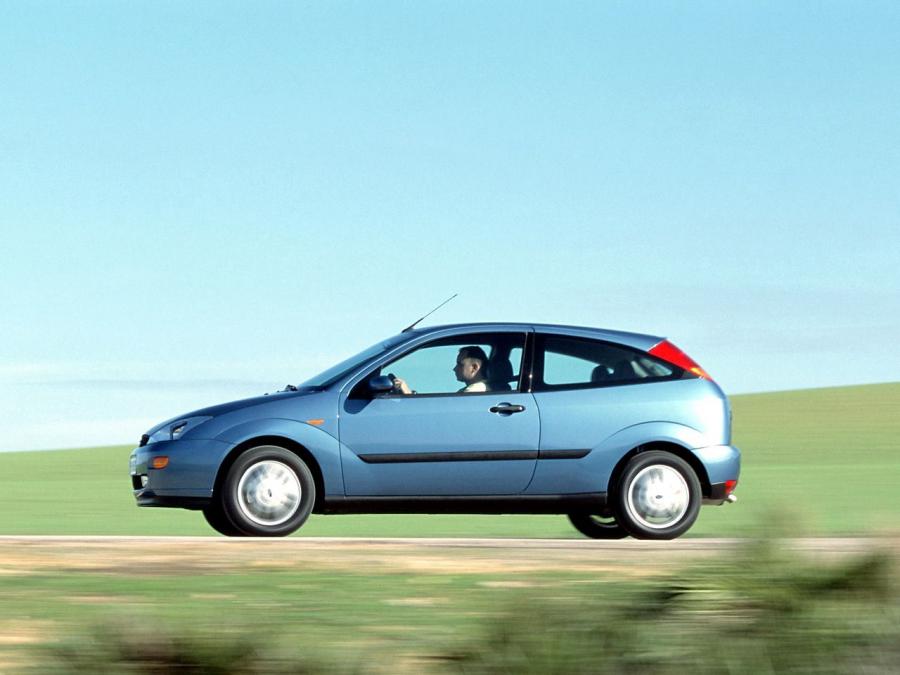  Ford Focus 3-Door 1998 года  (фото 8 из 21)